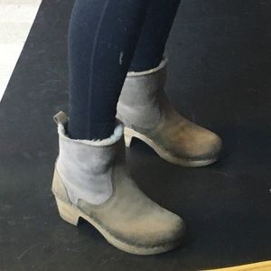 Sven shearling booties, olive/beige, size 39